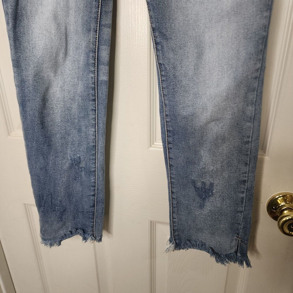 Kancan Mid Rise Tapered Leg Distressed Jeans 5/26 - Picture 3 of 6